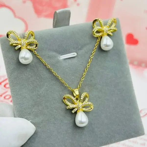 Women Necklace Set