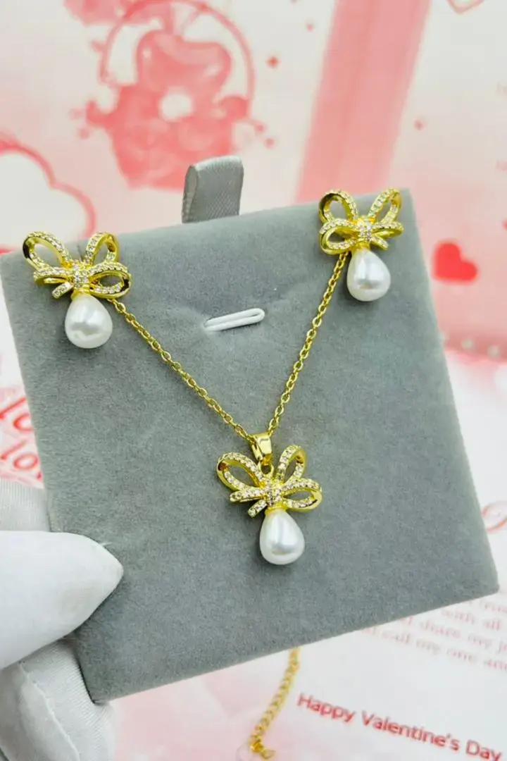 Women Necklace Set
